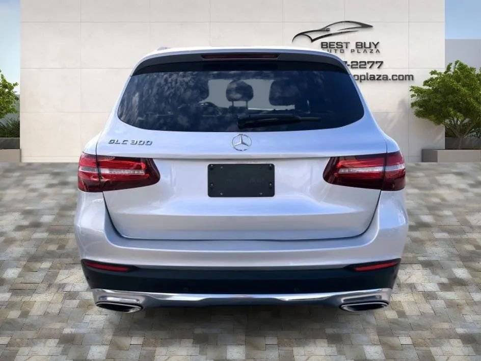 Used 2019 Mercedes-Benz GLC 300 w/ Parking Assistance Package image 5