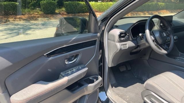 Used 2025 Honda Pilot Sport image 4