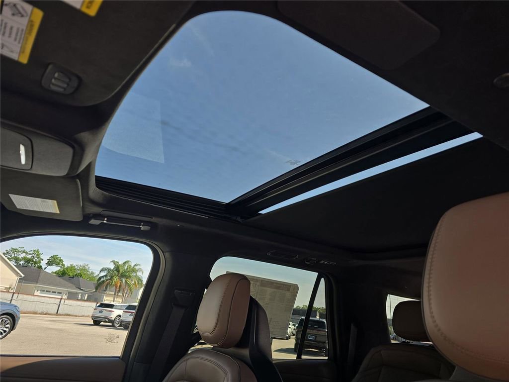 New 2026 Lincoln Navigator L Black Label image 24
