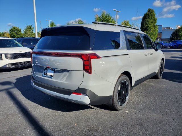 New 2026 Kia Carnival EX FWD image 4