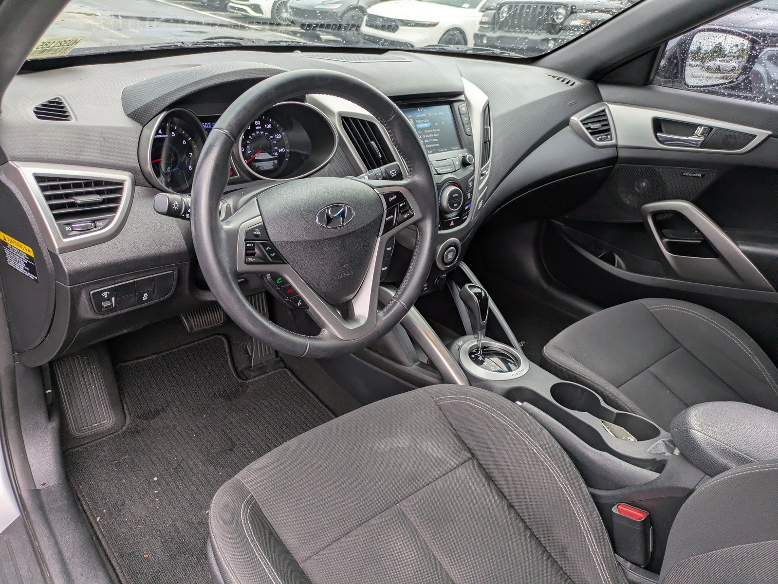 Used 2017 Hyundai Veloster Value Edition w/ Graphic Package (Lower Body) FWD image 13