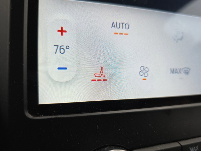 Used 2024 Ford Edge SEL image 39