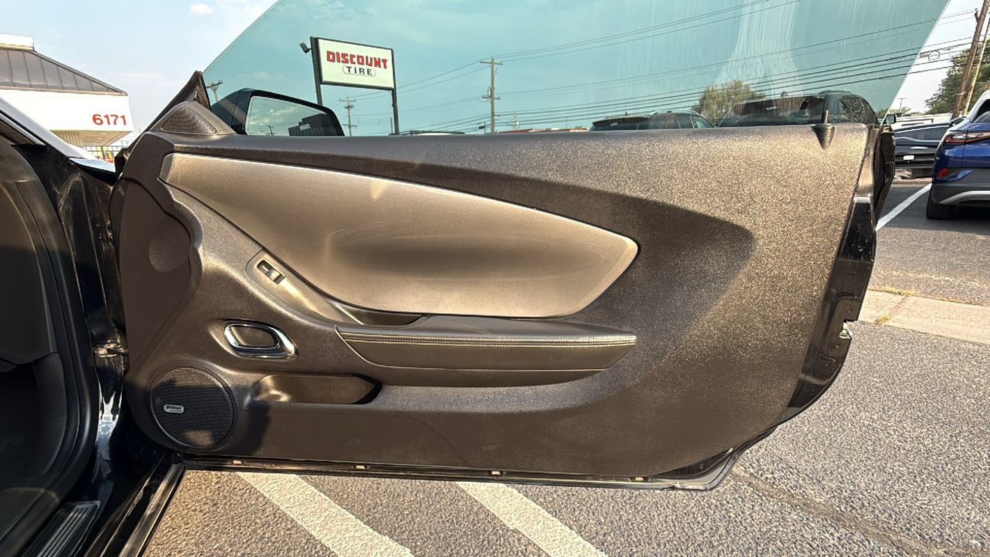 Used 2010 Chevrolet Camaro SS RWD image 15
