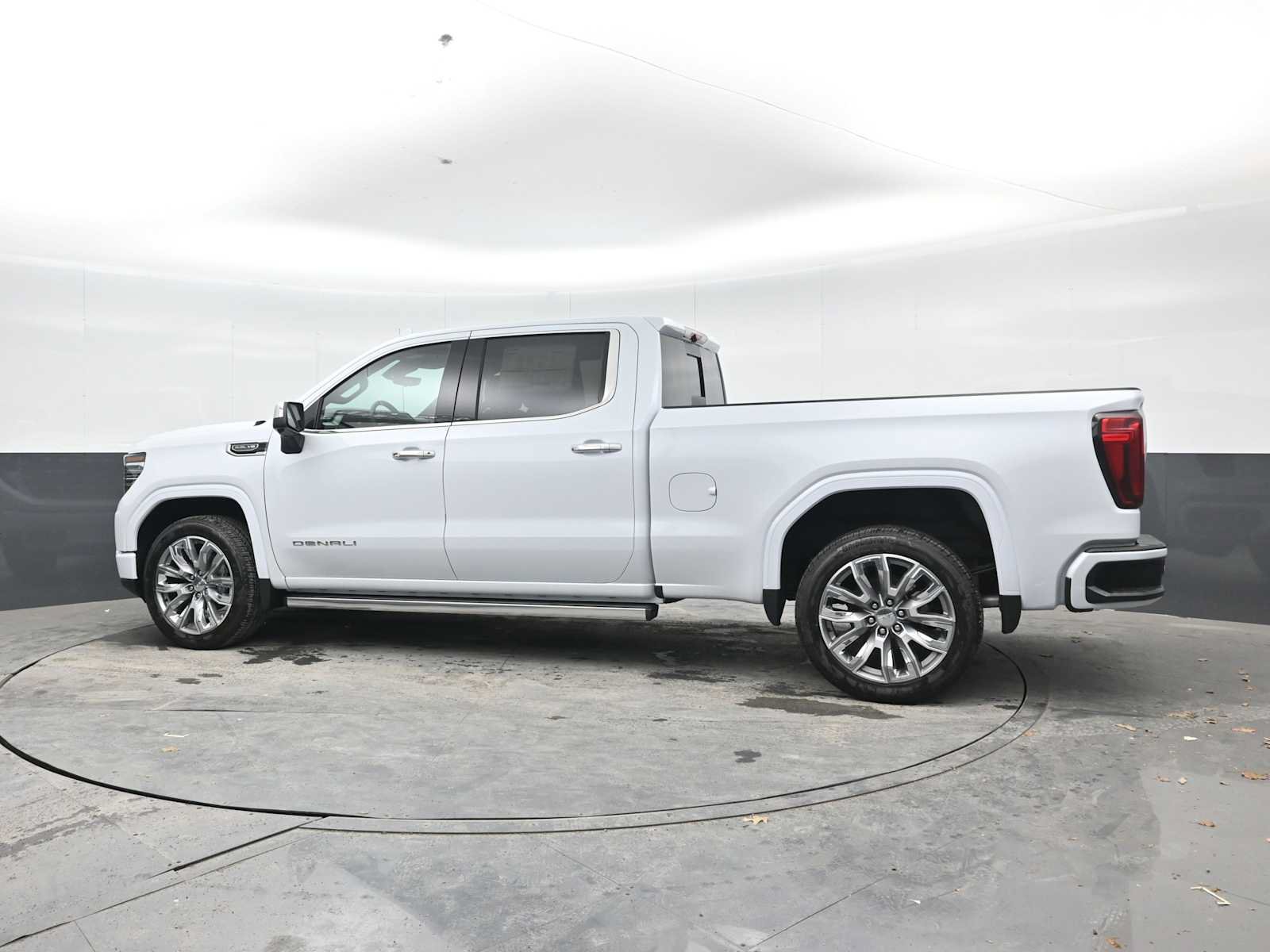 New 2026 GMC Sierra 1500 Denali w/ Denali Reserve Package AWD/4WD image 2
