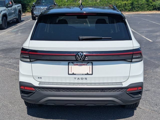 Used 2025 Volkswagen Taos SE FWD image 6