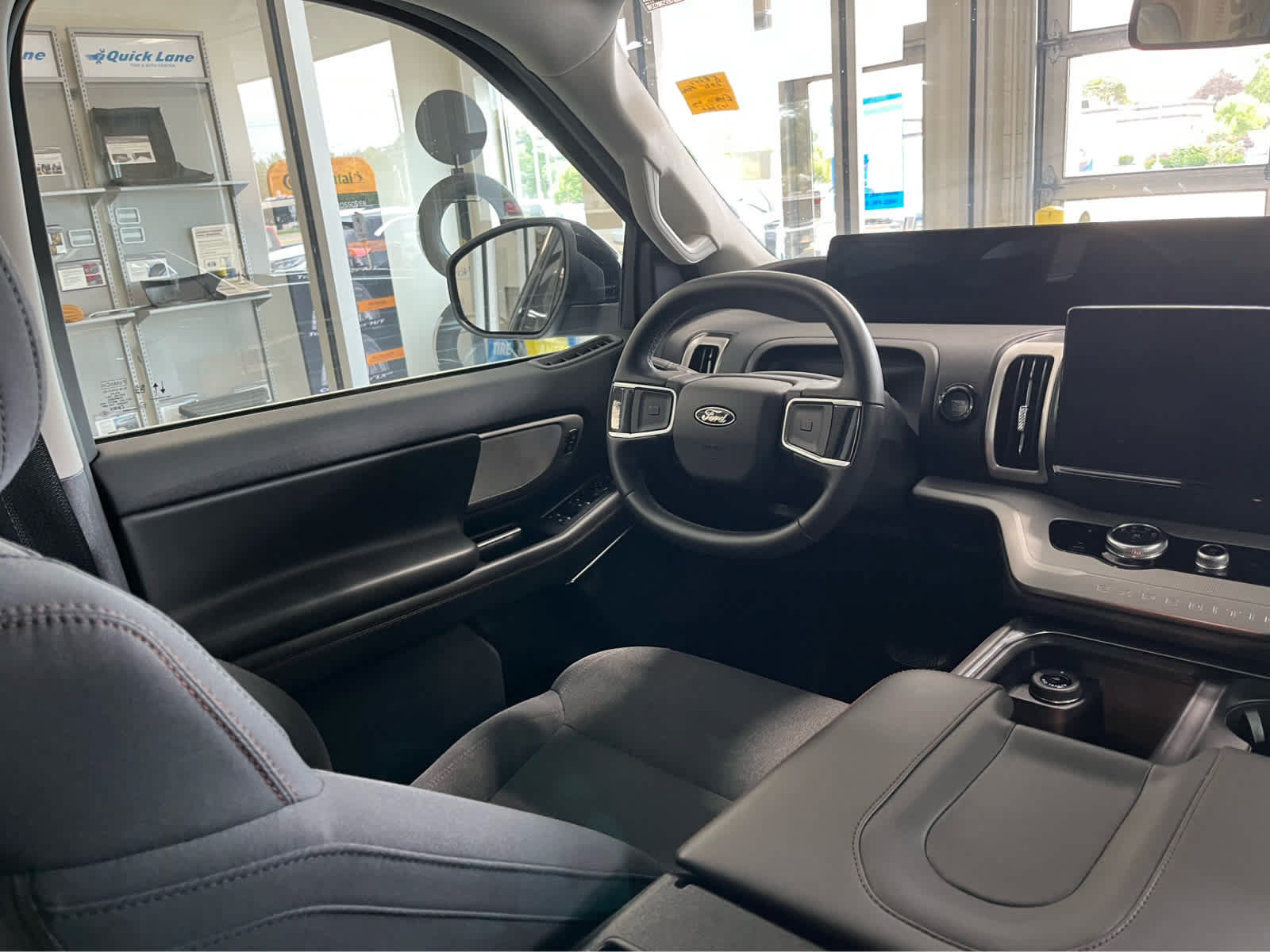 Used 2025 Ford Expedition Max Active AWD/4WD image 21