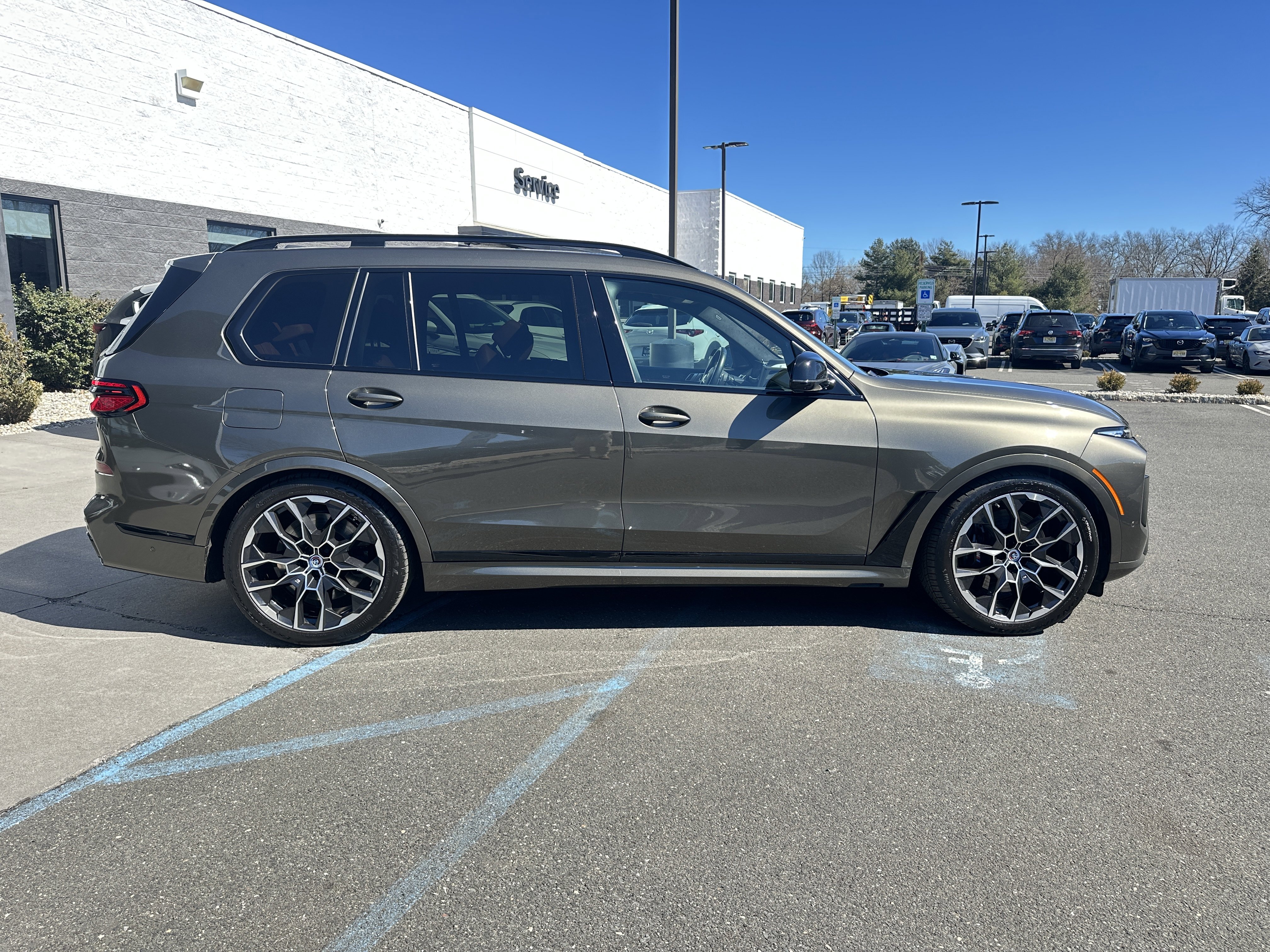 Used 2023 BMW X7 M60i w/ Executive Package image 11