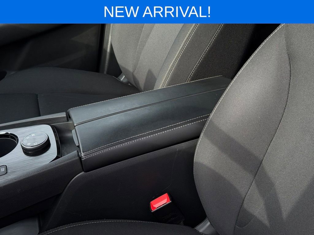 Used 2023 Nissan Rogue S image 19