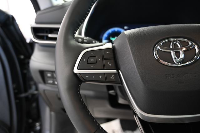 Used 2025 Toyota Highlander Platinum AWD/4WD image 26