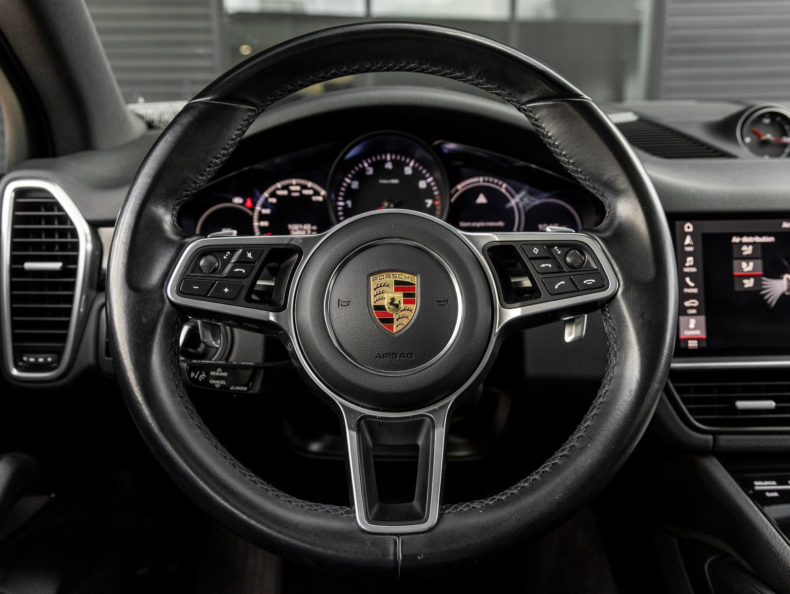 Used 2021 Porsche Cayenne AWD/4WD image 29