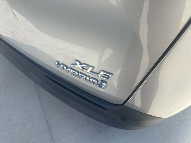 Used 2021 Toyota Sienna XLE FWD image 4
