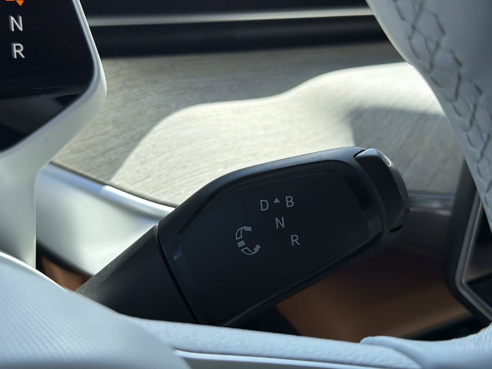 Certified 2025 Volkswagen ID. Buzz Pro S Plus AWD/4WD image 21