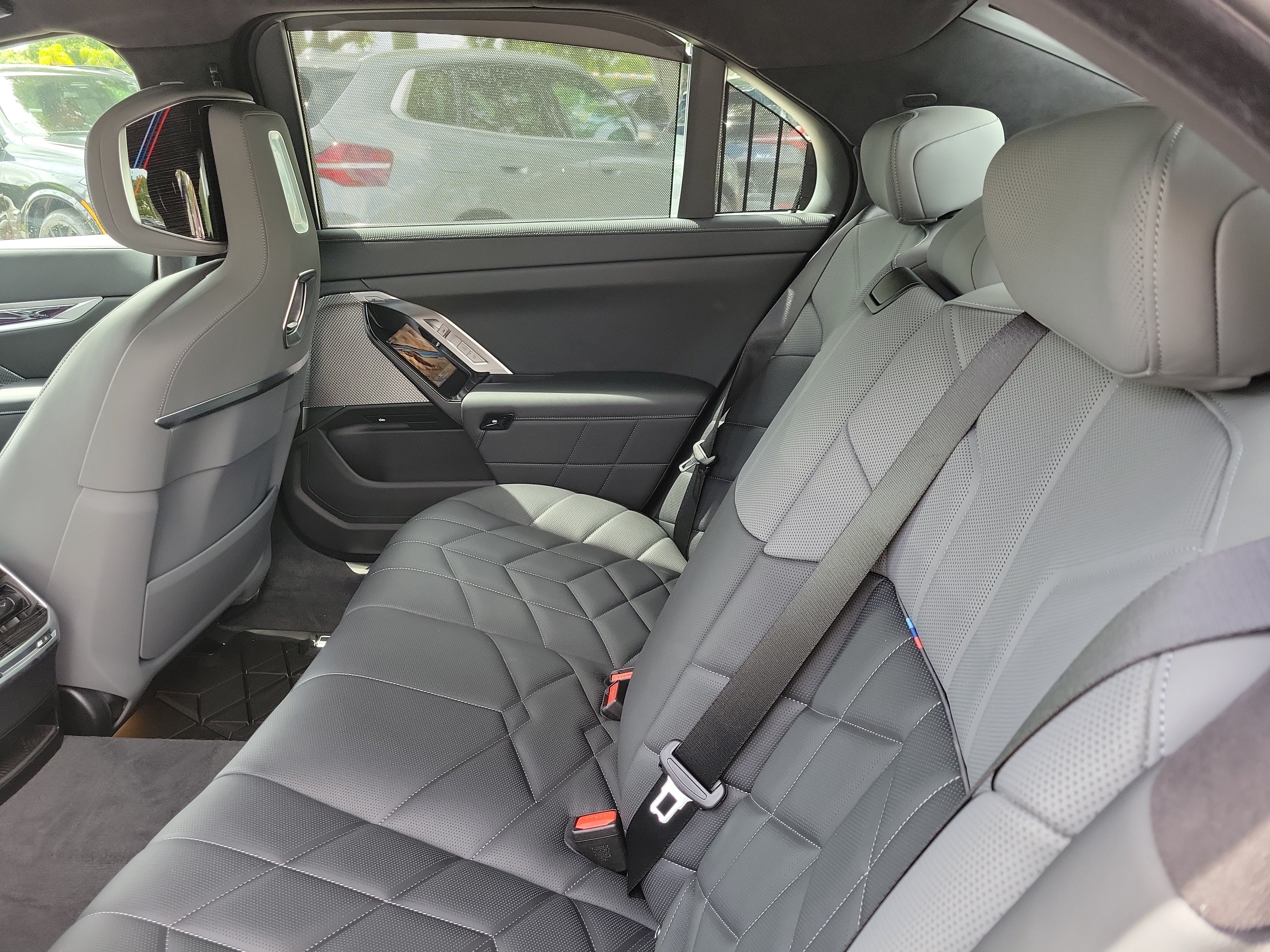 New 2026 BMW 740i w/ Executive Package RWD image 7