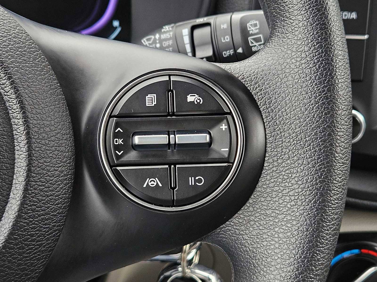 Certified 2025 Kia Soul LX w/ LX Technology Package FWD image 22