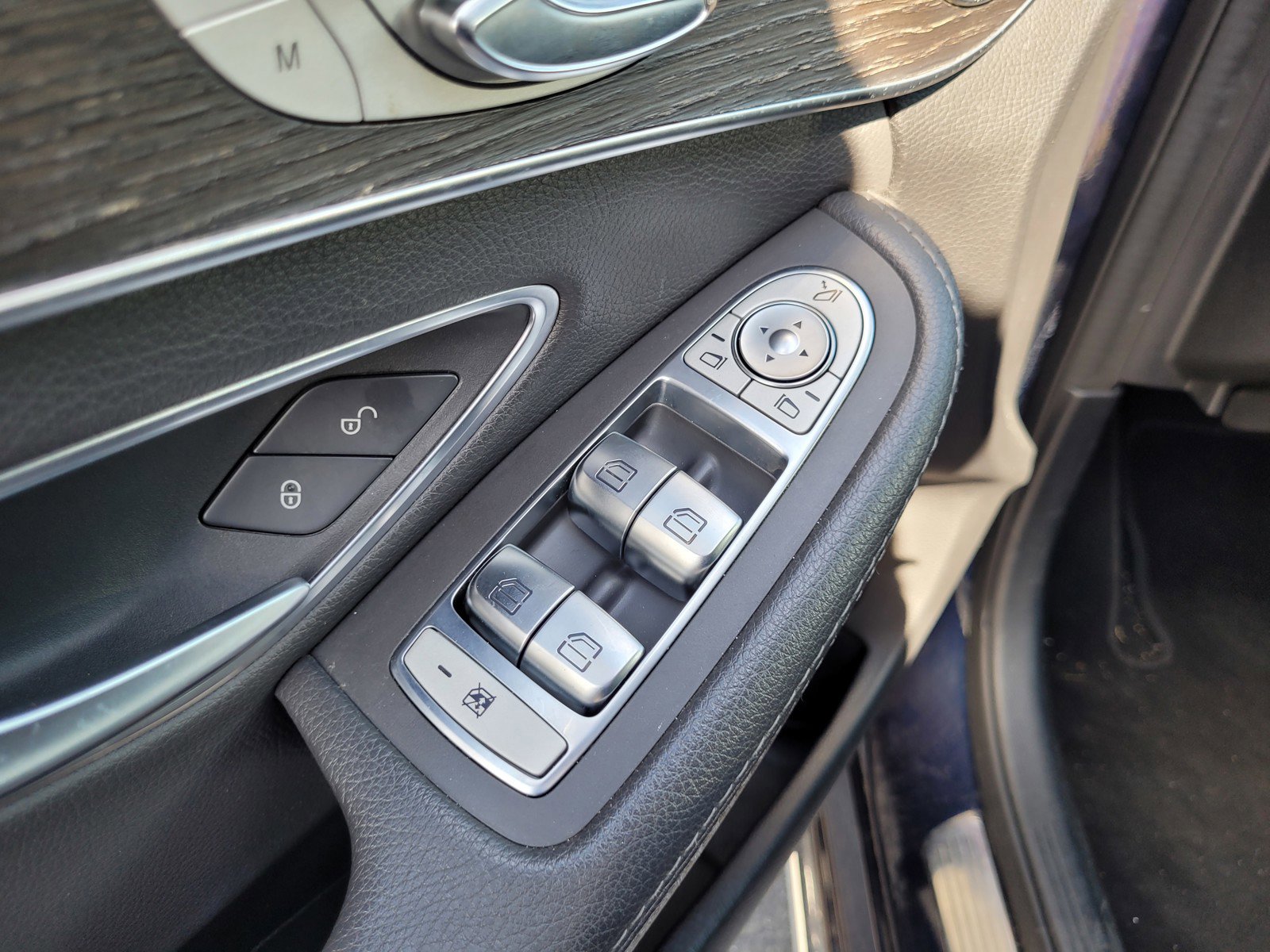 Used 2019 Mercedes-Benz C 300 Sedan image 26