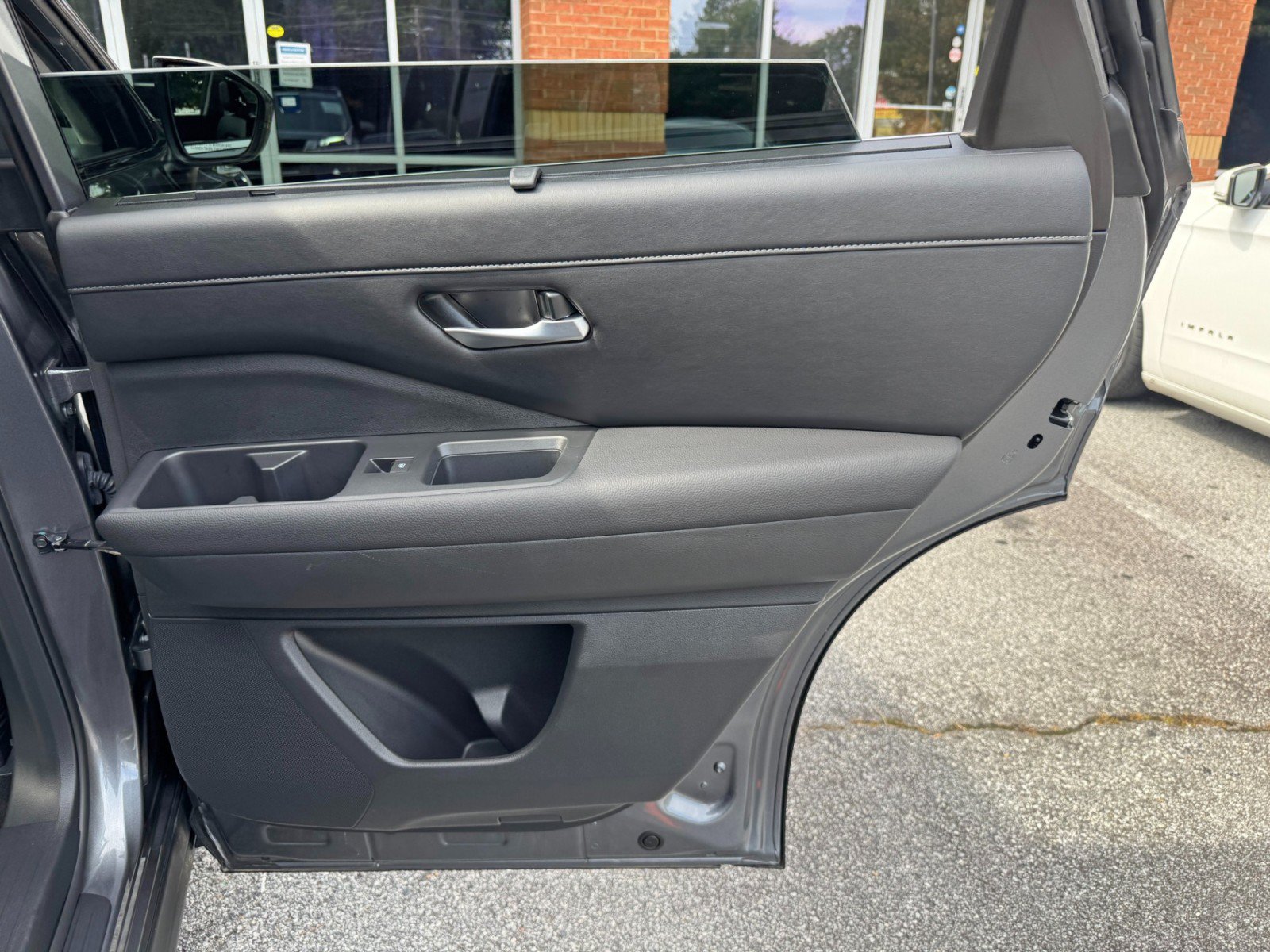 Used 2025 Nissan Pathfinder SL AWD/4WD image 42