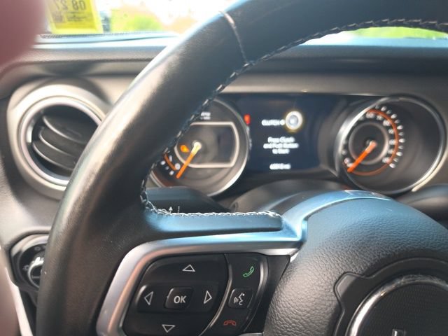 Used 2020 Jeep Gladiator Overland AWD/4WD image 13
