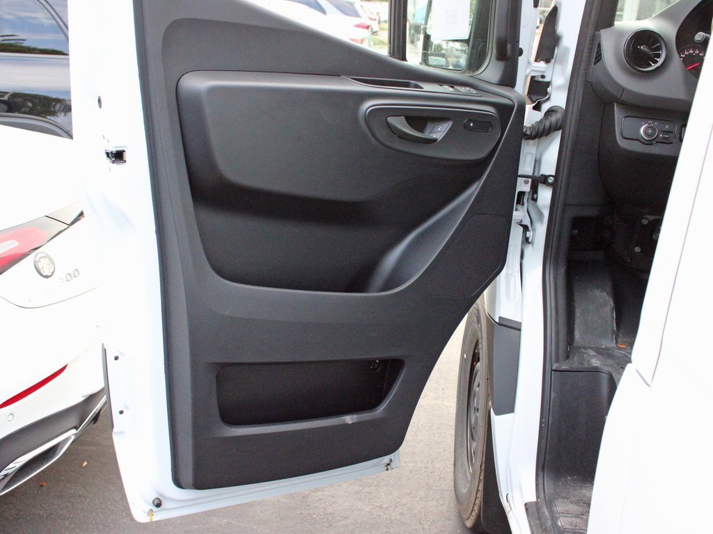Used 2025 Mercedes-Benz Sprinter 2500 image 8