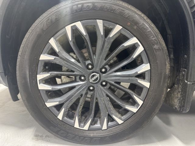 Used 2024 Nissan Rogue Platinum image 11