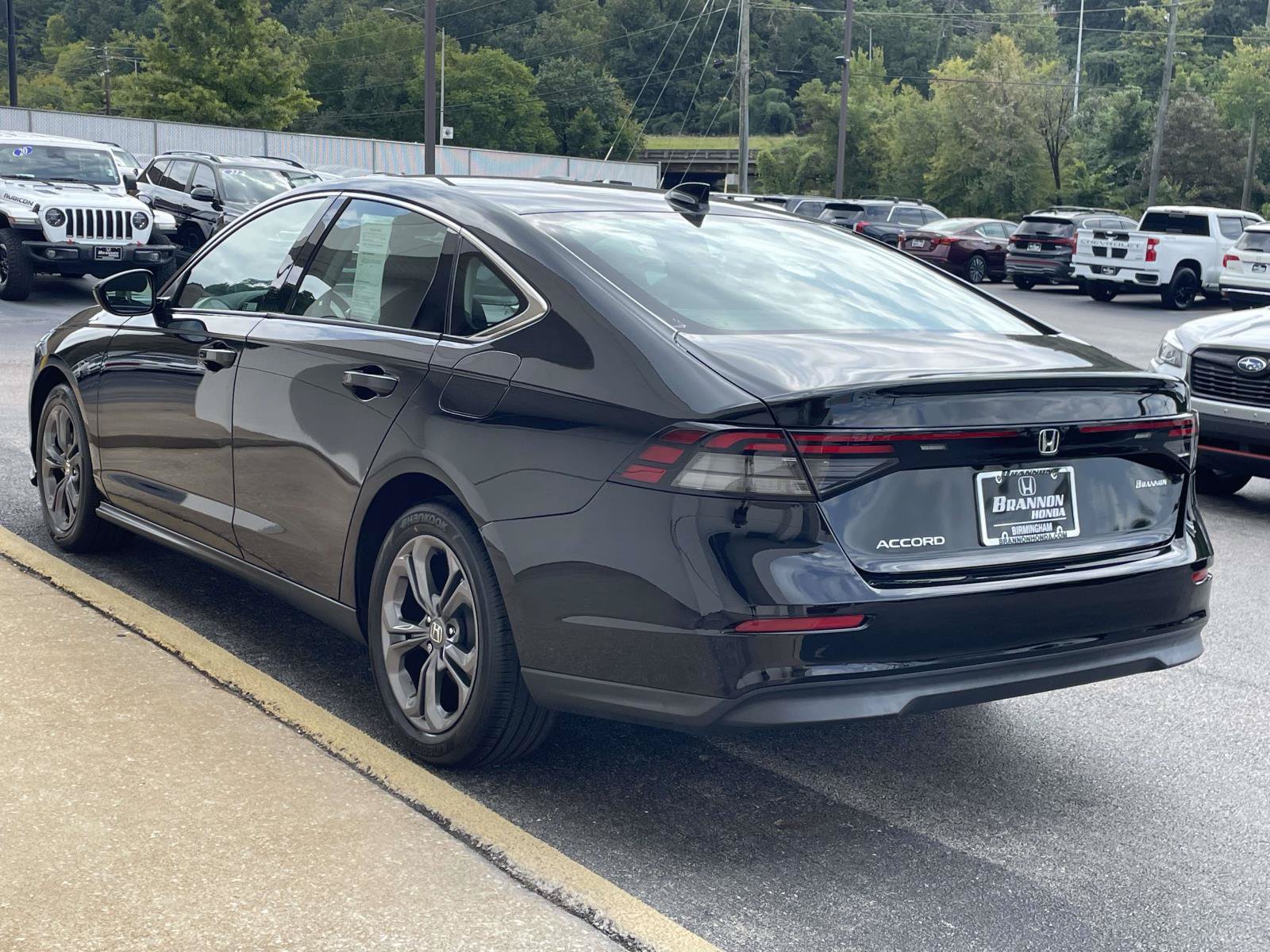 Certified 2023 Honda Accord EX image 4