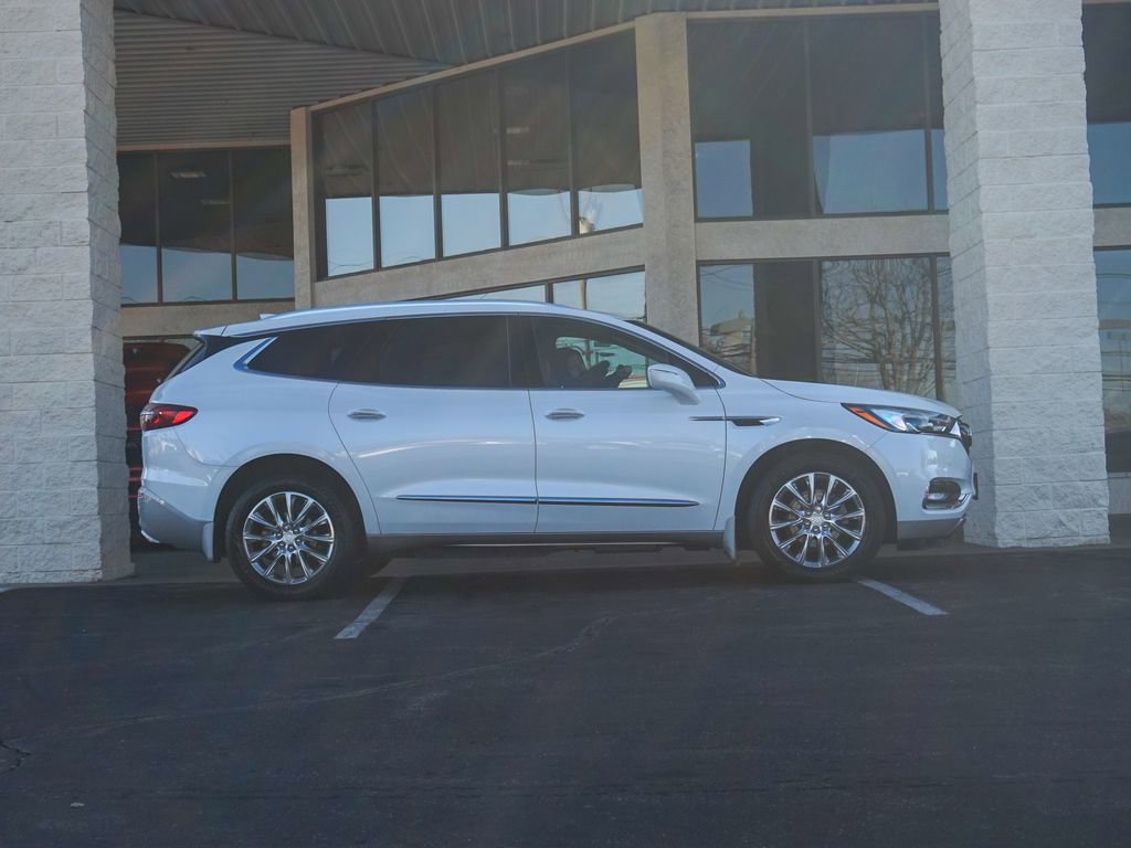 Used 2018 Buick Enclave Premium w/ Experience Buick Package image 2