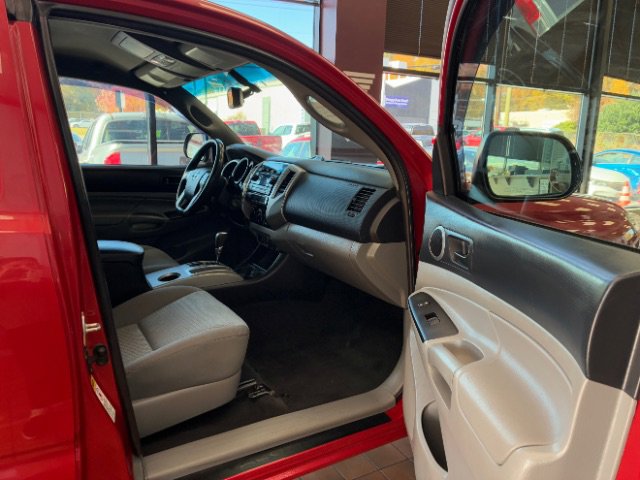 Used 2012 Toyota Tacoma 4x4 Access Cab w/ SR5 Pkg image 27