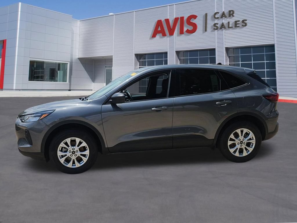 Used 2025 Ford Escape Active AWD/4WD image 2