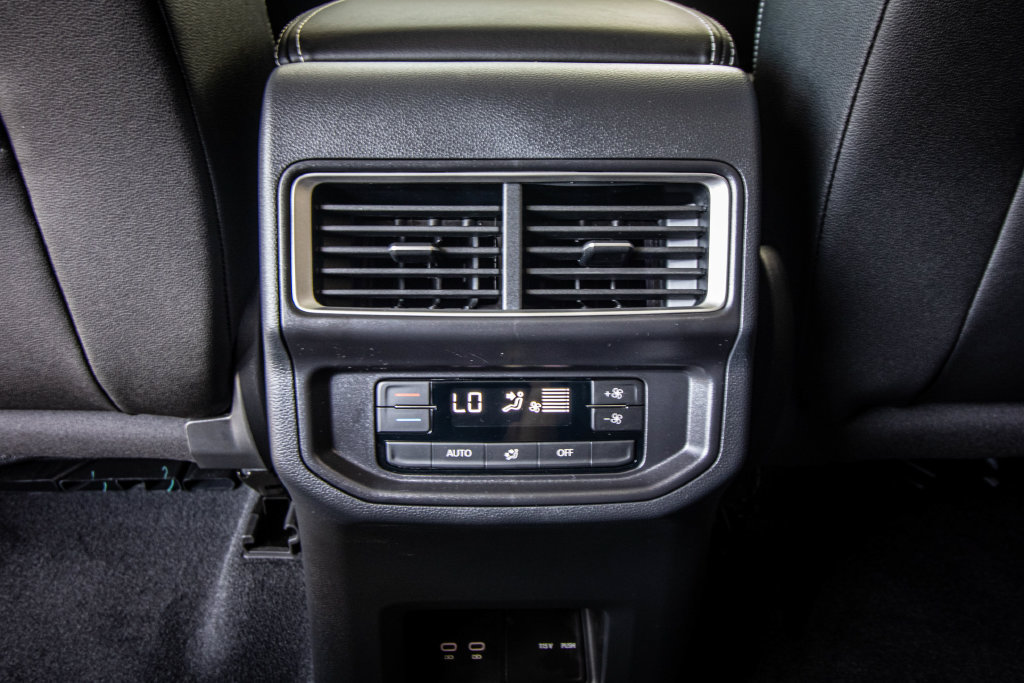 New 2026 Volkswagen Atlas SE FWD image 28