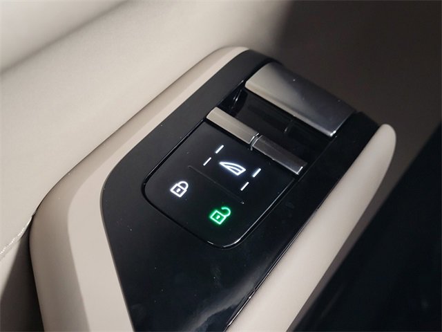 New 2025 Volvo EX90 Ultra image 33