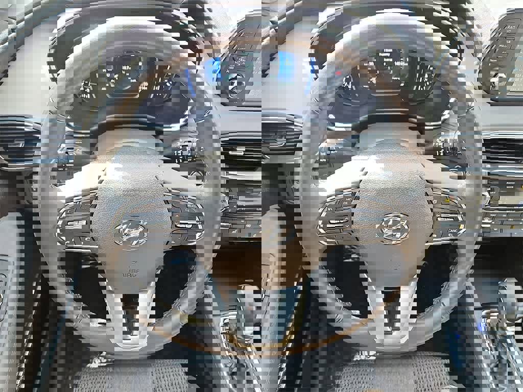 Used 2019 Hyundai Santa Fe SEL w/ Cargo Package image 18