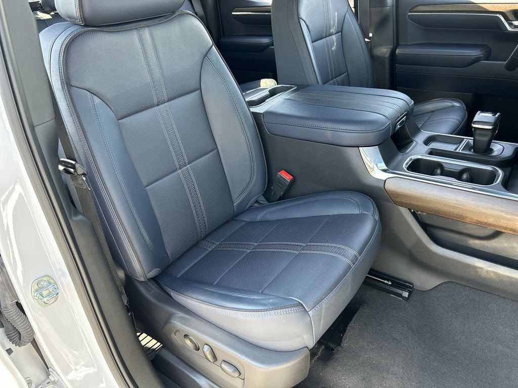 Used 2023 Chevrolet Silverado 1500 High Country w/ Technology Package AWD/4WD image 27