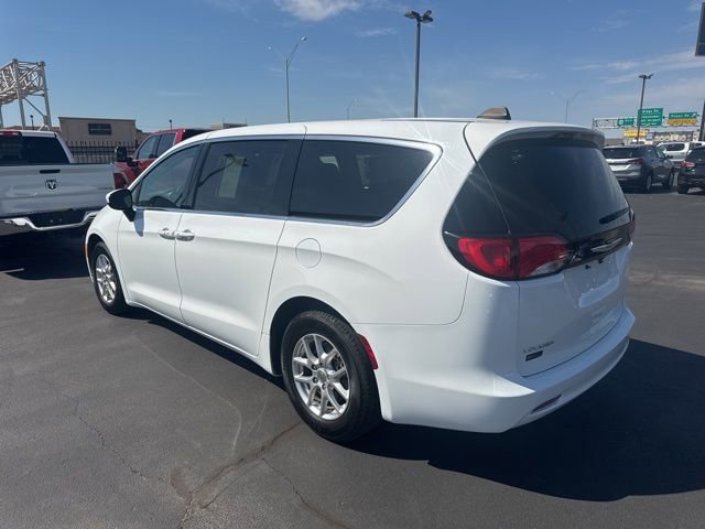 Used 2022 Chrysler Voyager LX FWD image 7