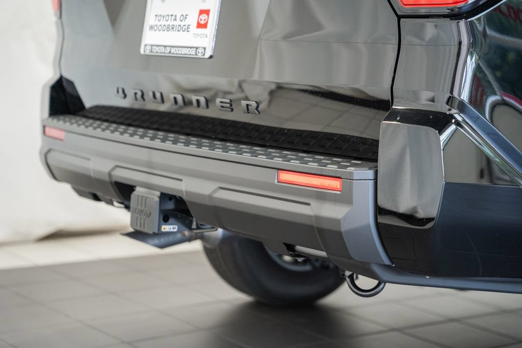 New 2026 Toyota 4Runner SR5 AWD/4WD image 7