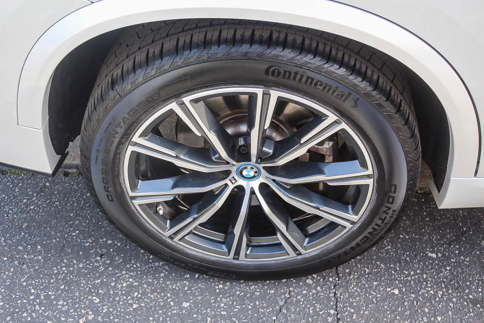 Certified 2023 BMW X5 xDrive45e w/ Executive Package image 8