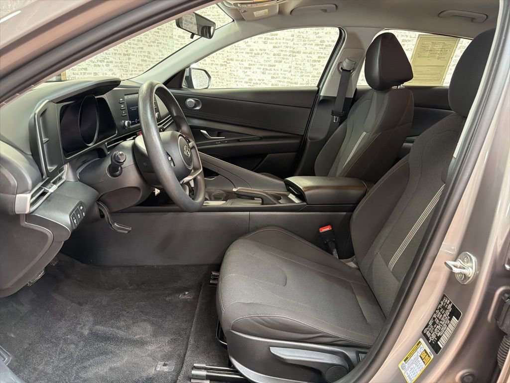 Certified 2022 Hyundai Elantra SE image 23