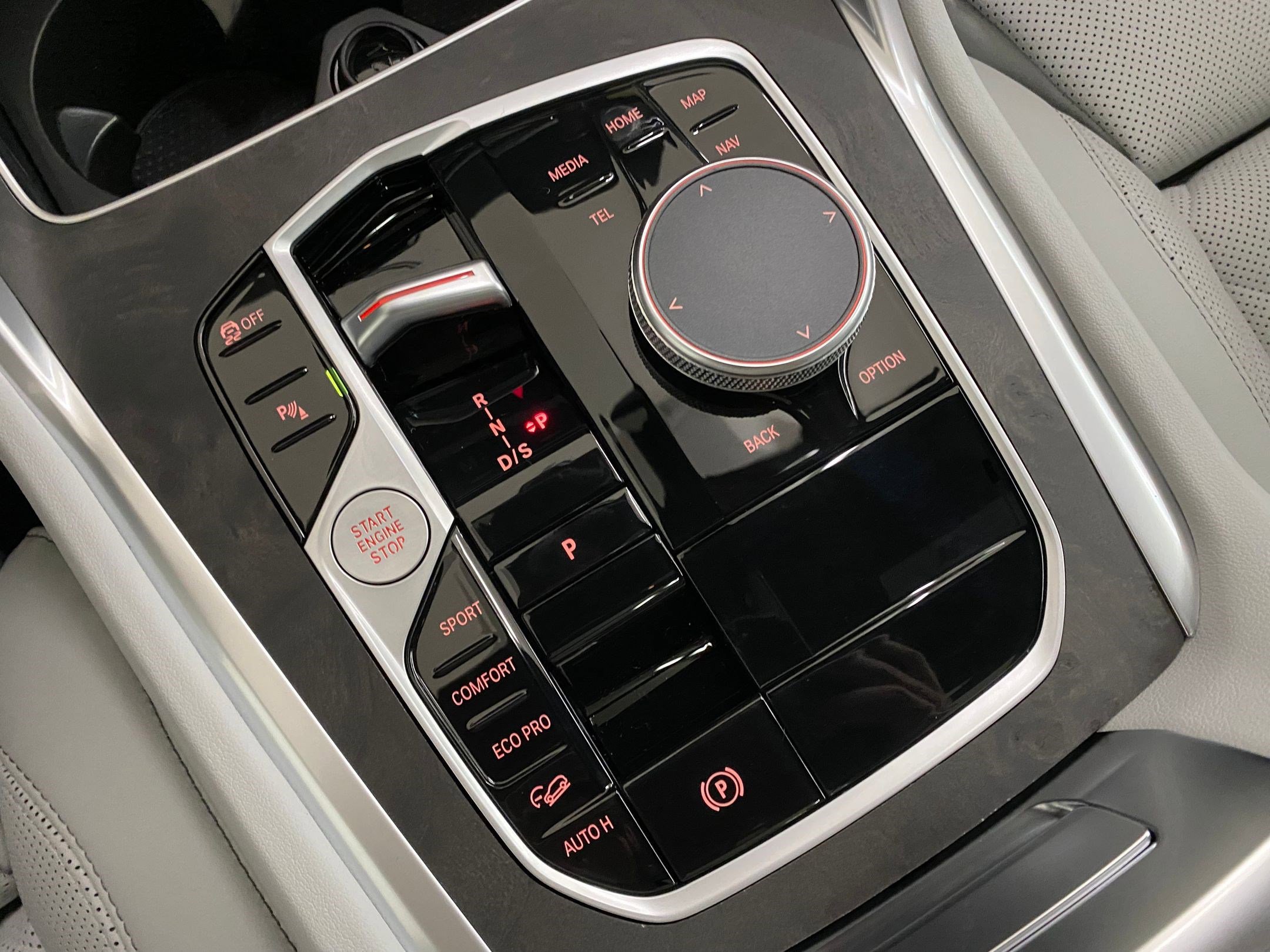 New 2026 BMW X6 xDrive40i w/ Climate Comfort Package image 21