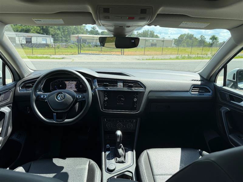 Used 2021 Volkswagen Tiguan SEL AWD/4WD image 12