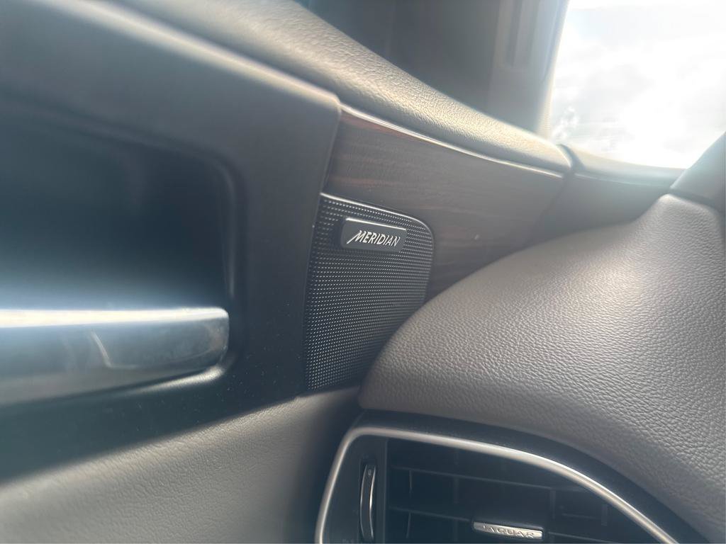Used 2017 Jaguar XE Prestige RWD image 23