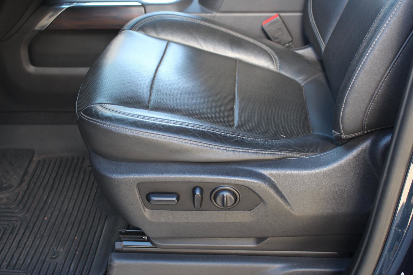 Used 2020 GMC Sierra 1500 SLT w/ SLT Premium Package image 28