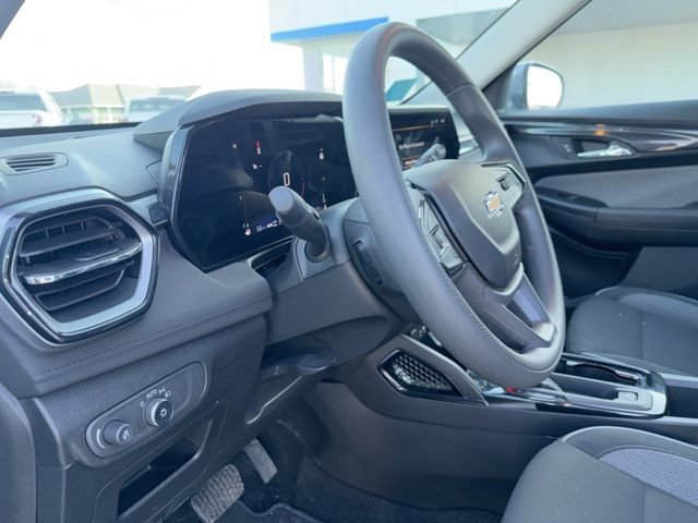 Used 2025 Chevrolet TrailBlazer LT image 30