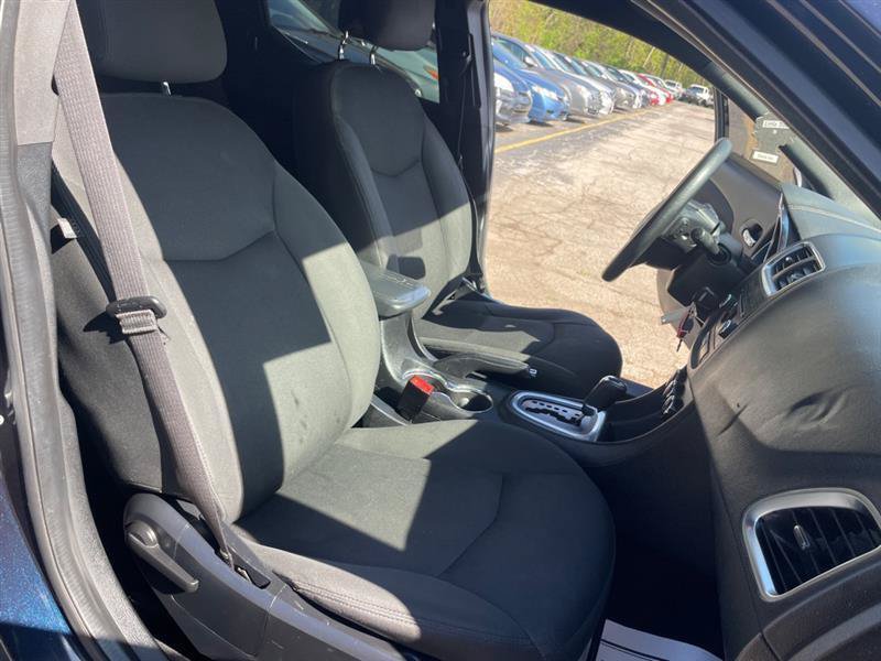 Used 2012 Dodge Avenger SE FWD image 12