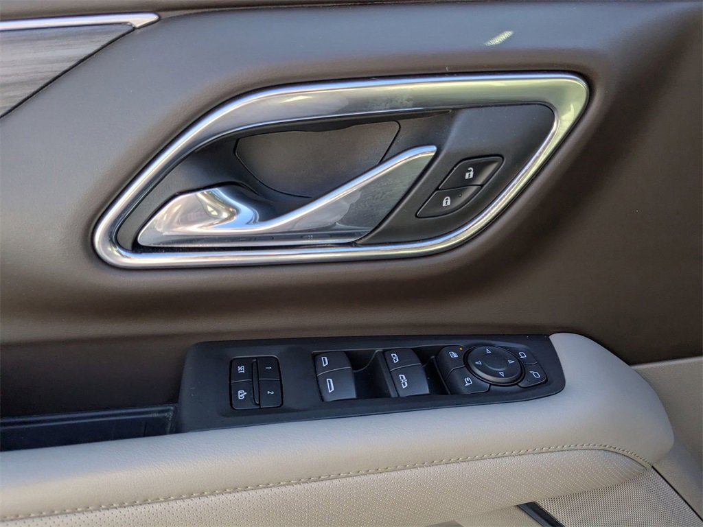 Certified 2024 GMC Yukon XL SLT w/ SLT Luxury Package image 11