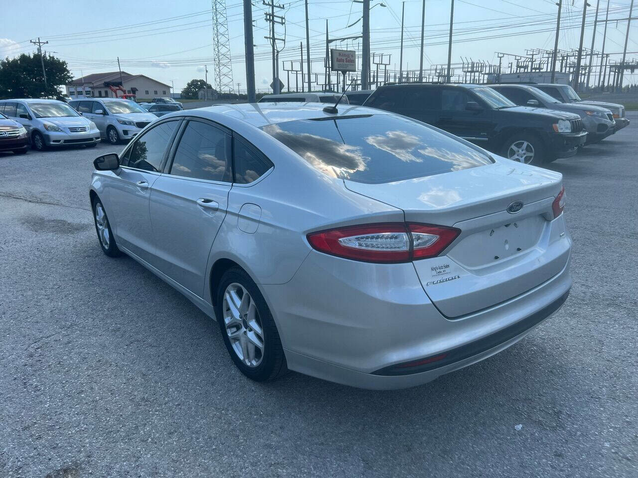 Used 2015 Ford Fusion SE FWD image 7