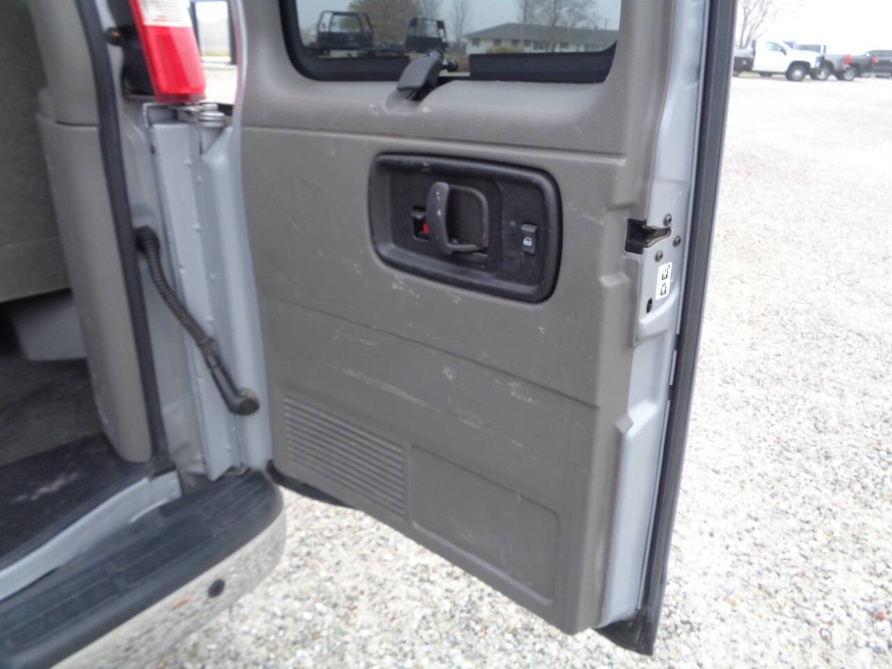 Used 2017 GMC Savana 3500 LT w/ LT Preferred Equipment Group image 53