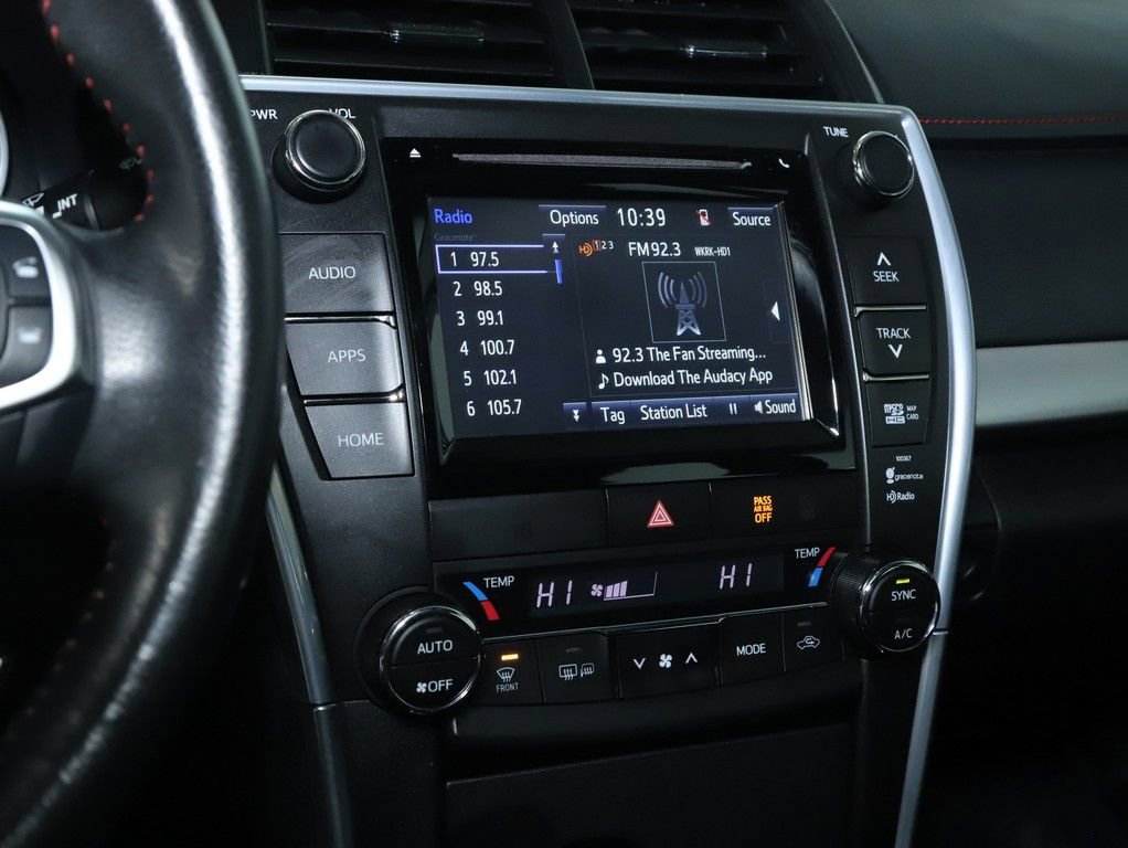 Used 2015 Toyota Camry XSE image 25