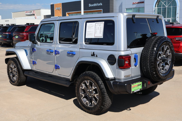 Used 2024 Jeep Wrangler Unlimited Sahara AWD/4WD image 4