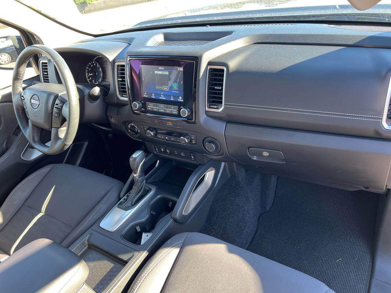 Used 2023 Nissan Frontier SV w/ Technology Package image 19