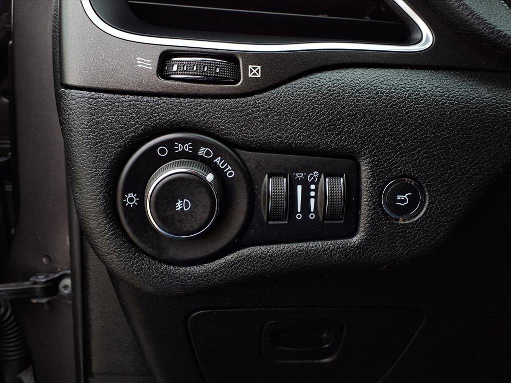 Used 2022 Jeep Cherokee Trailhawk w/ Premium Leather Package image 27