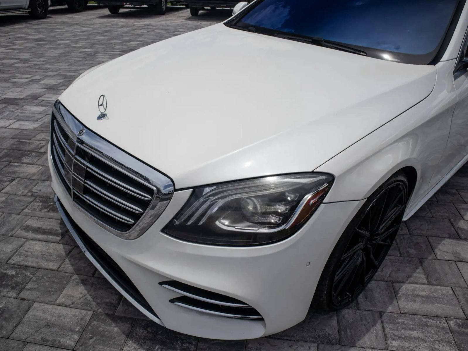 Used 2019 Mercedes-Benz S 560 Sedan w/ AMG Line Exterior image 12