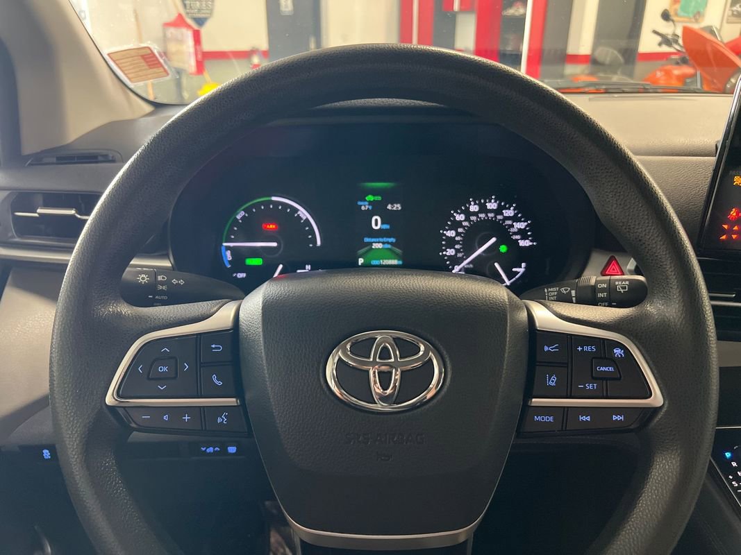 Used 2021 Toyota Sienna LE image 80